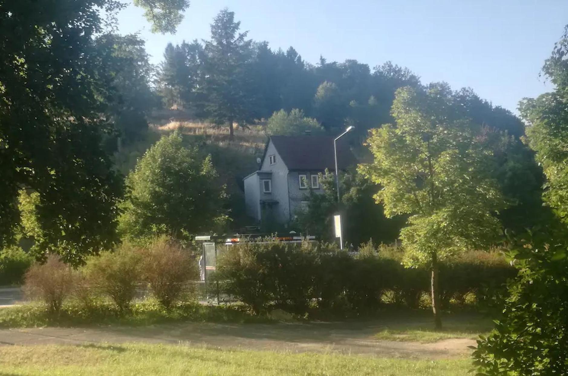 Suhl - Ihre Erholsame Arbeiterwohnung In Zentrumnaehe Luaran gambar